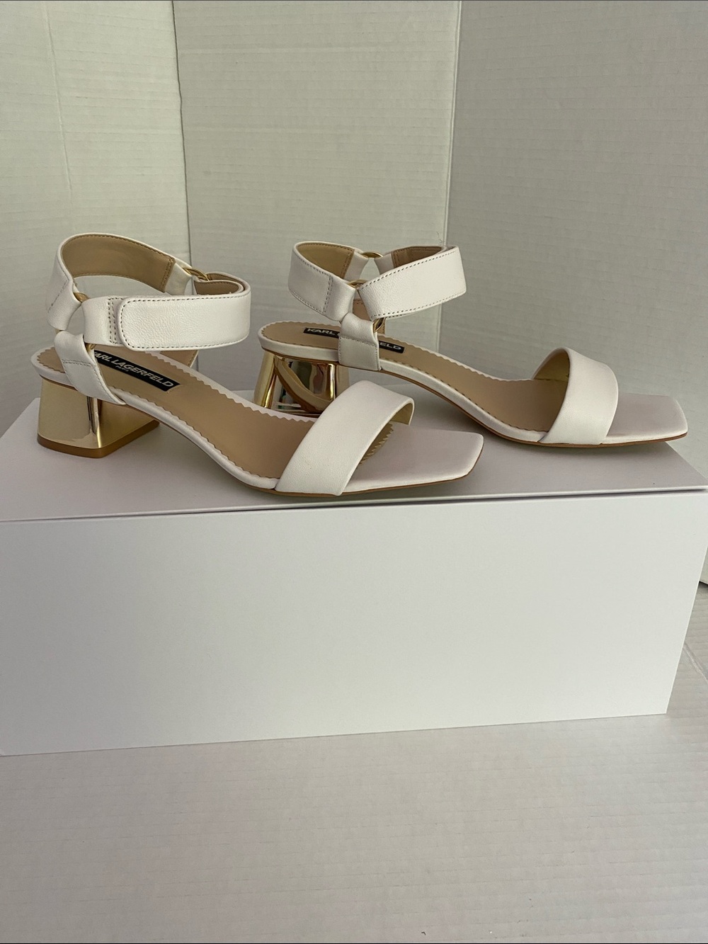 Karl Lagerfeld White & Gold Block Heel Ankle-Strap Sandals size 9 women’s